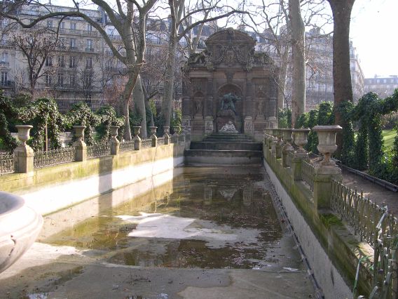  Fontaine Médicis